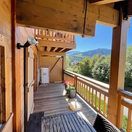 Bel En Bois Dans Un Apartment *